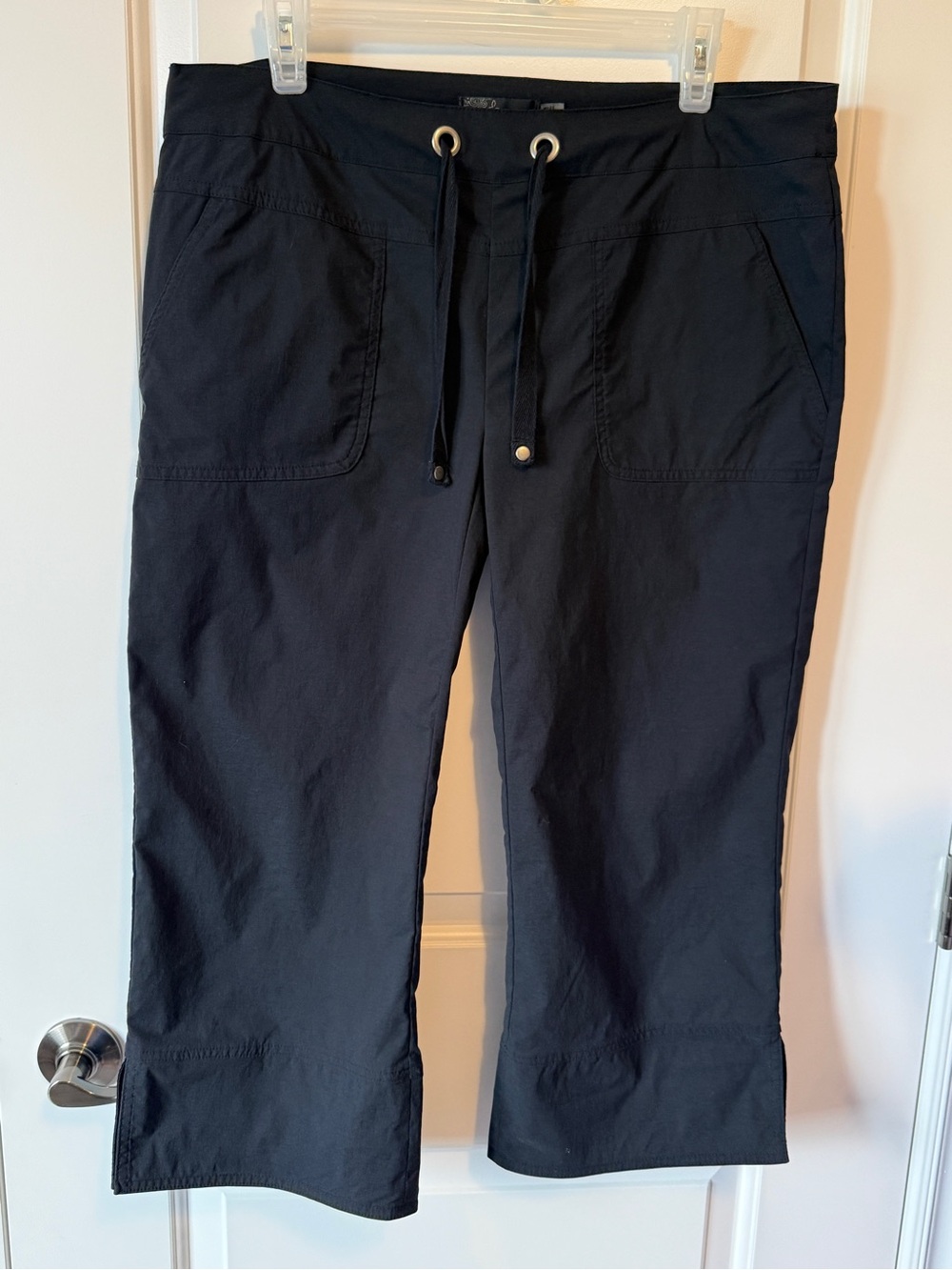 Prana Bliss Capri Pants Womens Black sz Large  UPF40 stretch Hiking Outdoor